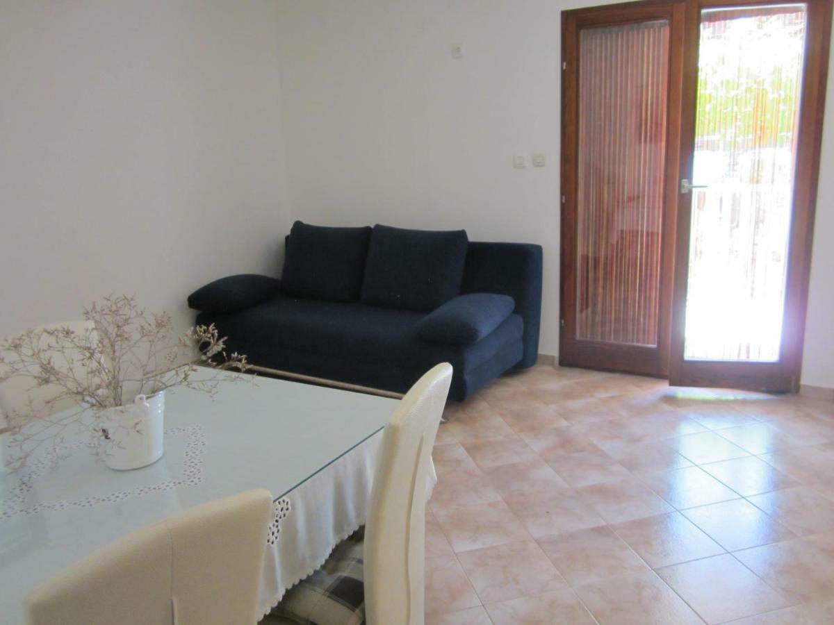 Apartmani Lina Veliki Drvenik Exterior foto